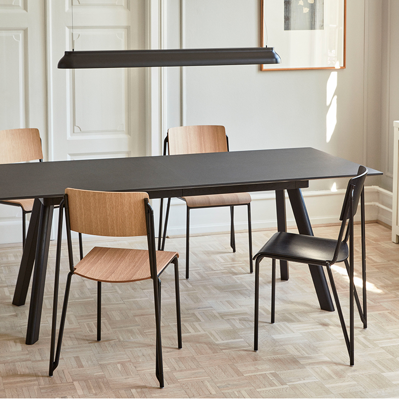 Chaise PETIT STANDARD Noir/ pieds noir HAY