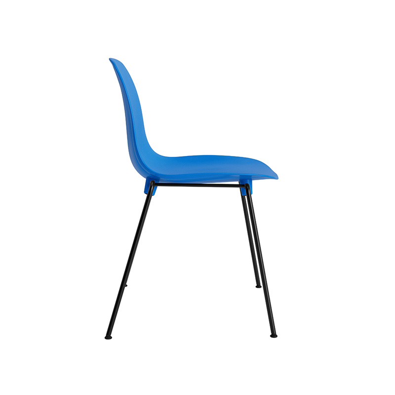 Chaise FORM EMPILABLE Bleu vif  Normann Copenhagen
