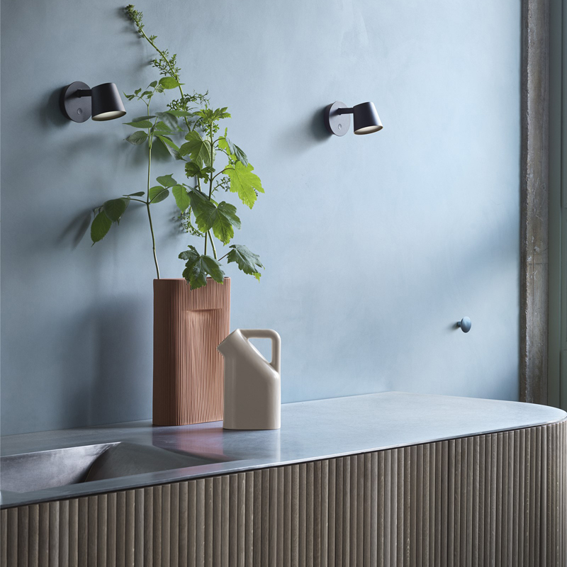 Applique TIP WALL Noir MUUTO