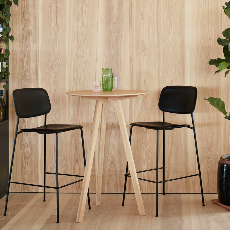 Tabouret haut SOFT EDGE 95 BAR Noir/ pieds noir HAY