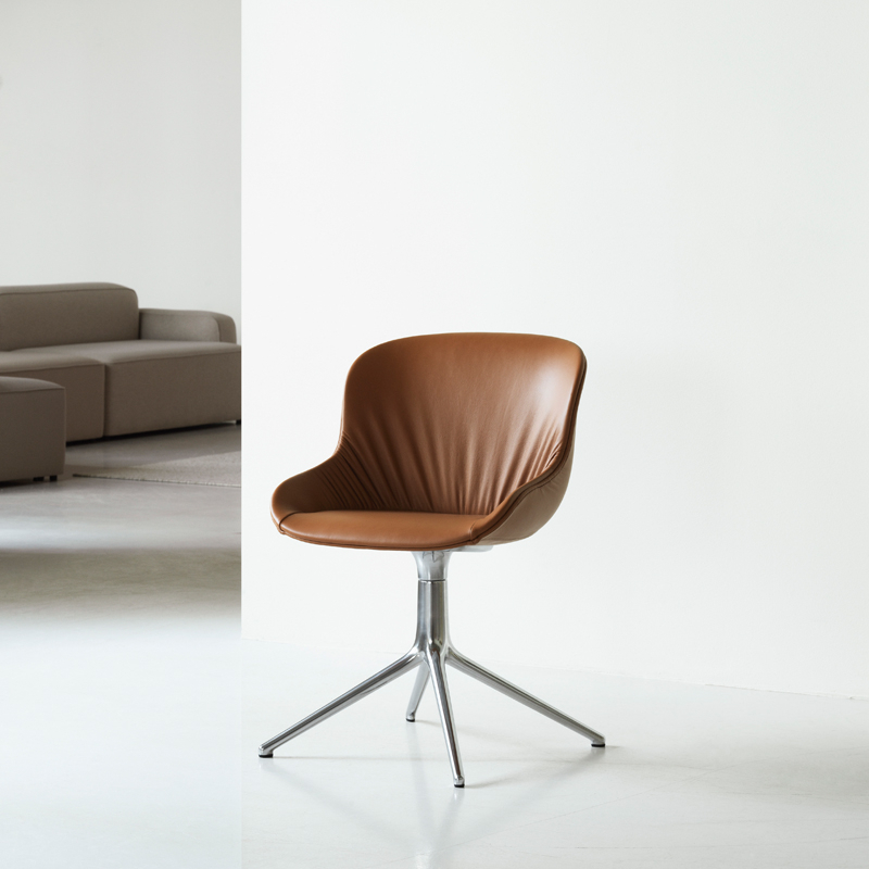 Chaise HYG COMFORT pivotant cuir Brandy 41574 Normann Copenhagen