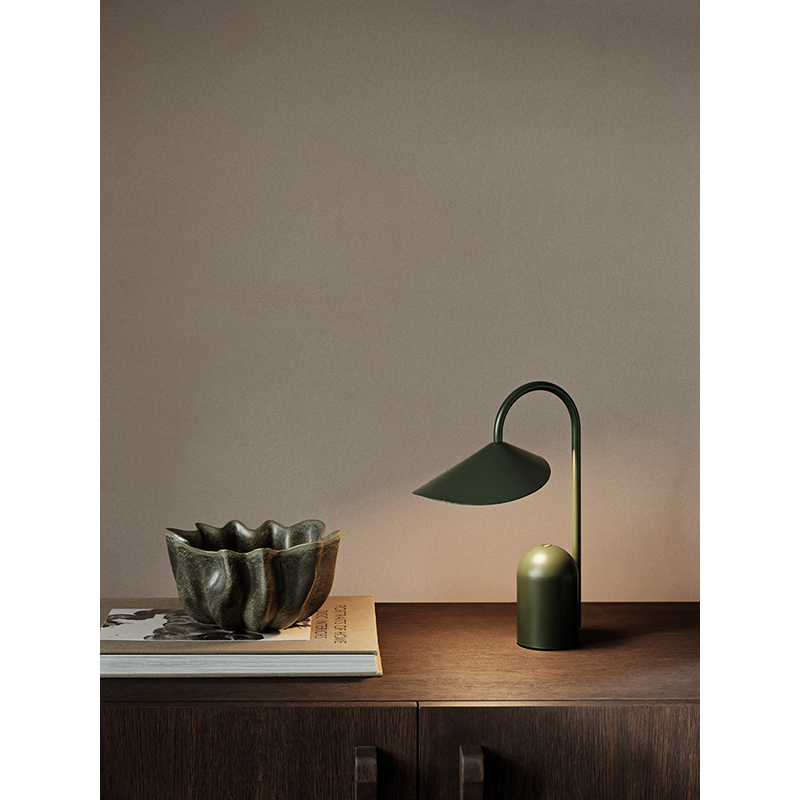 Lampe à poser ARUM Portable Vert FERM LIVING