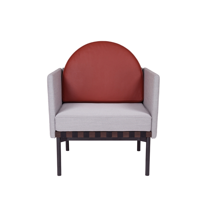 Fauteuil GRID avec coussin cuir Gris 133  Coussin brique PETITE FRITURE