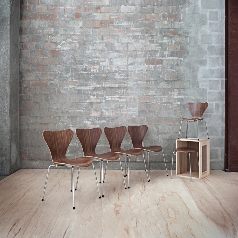 Chaise SERIE 7 Bois Noyer FRITZ HANSEN