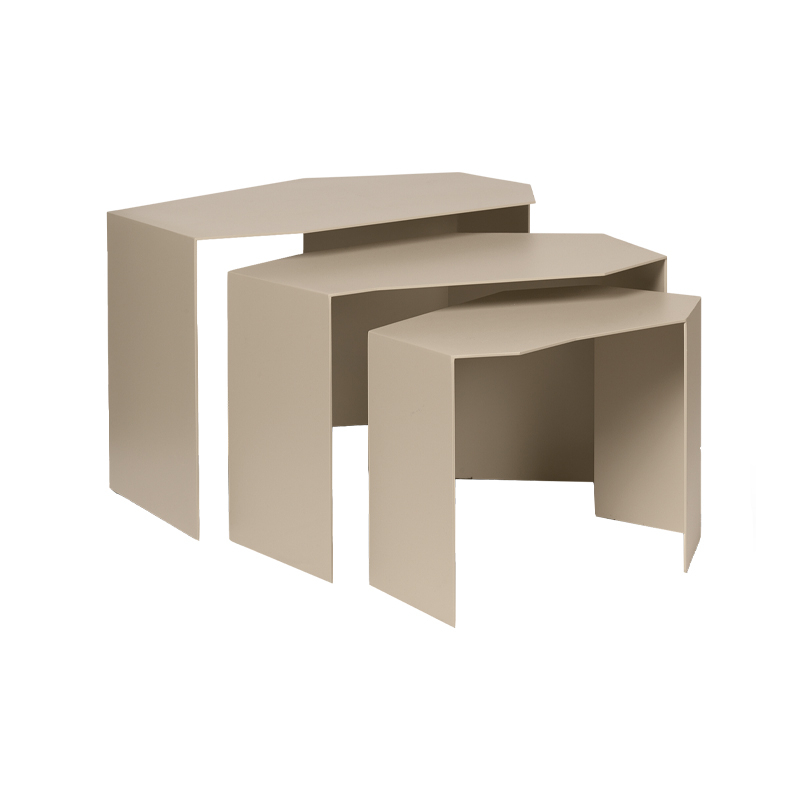 Table basse SHARD CLUSTER Set de 3 tables gigognes Cachemire FERM LIVING