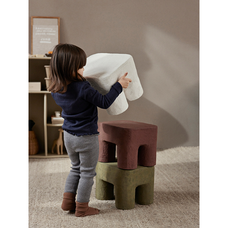 Siège enfant Tabouret PODO Brun rouge FERM LIVING