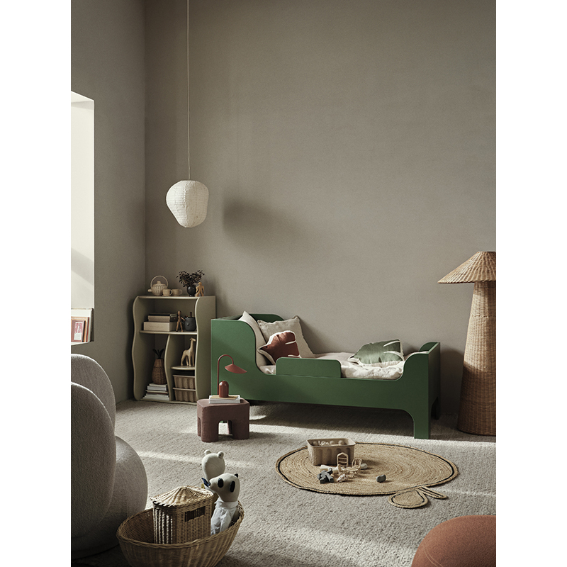 Rangement enfant Bibliothèque SLOPE Cachemire FERM LIVING