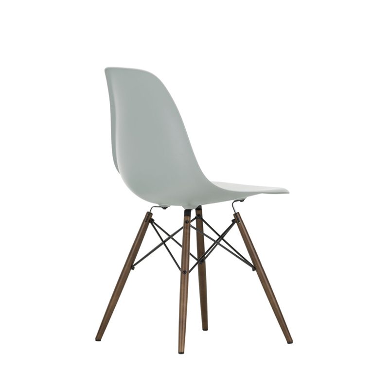 Chaise EAMES PLASTIC CHAIR DSW érable foncé Gris clair RE VITRA