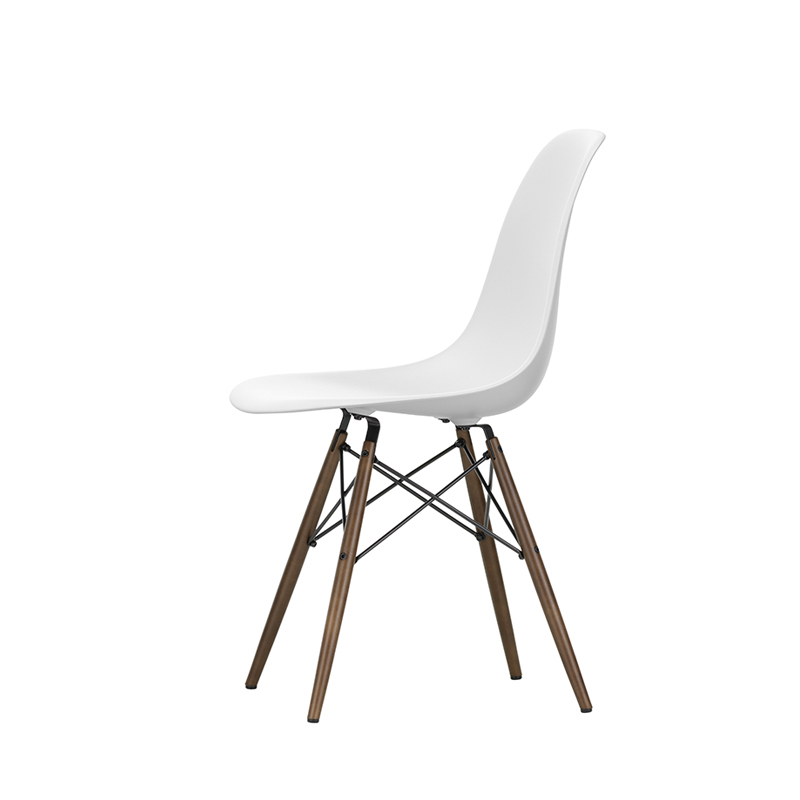 Chaise EAMES PLASTIC CHAIR DSW érable foncé Cotton white RE VITRA