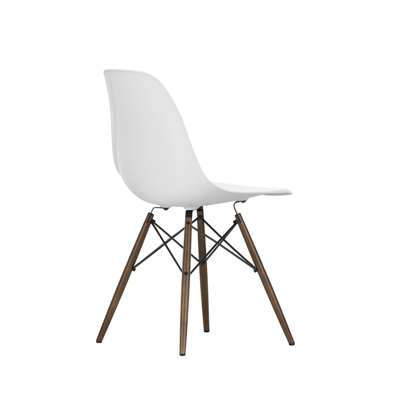 Chaise EAMES PLASTIC CHAIR DSW érable foncé Cotton white RE VITRA