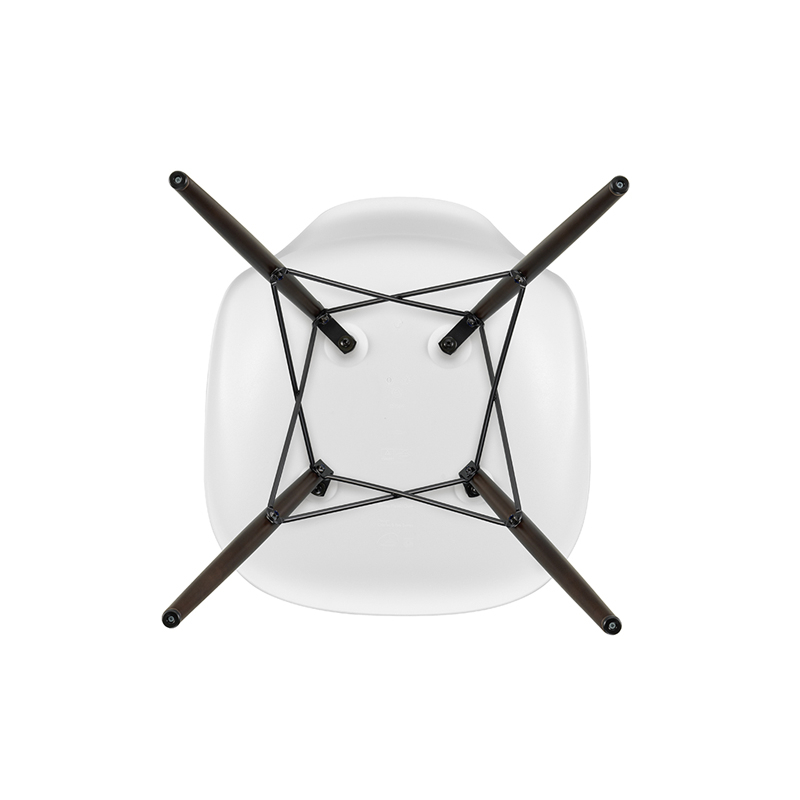 Chaise EAMES PLASTIC CHAIR DSW érable foncé Cotton white RE VITRA