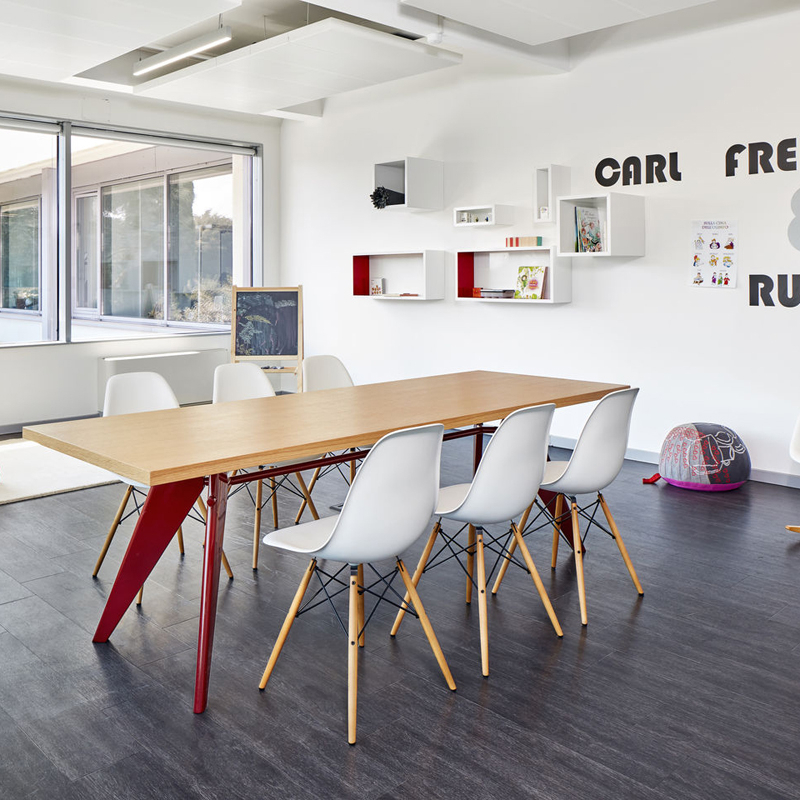 Chaise EAMES PLASTIC CHAIR DSW érable noir Moutarde RE VITRA