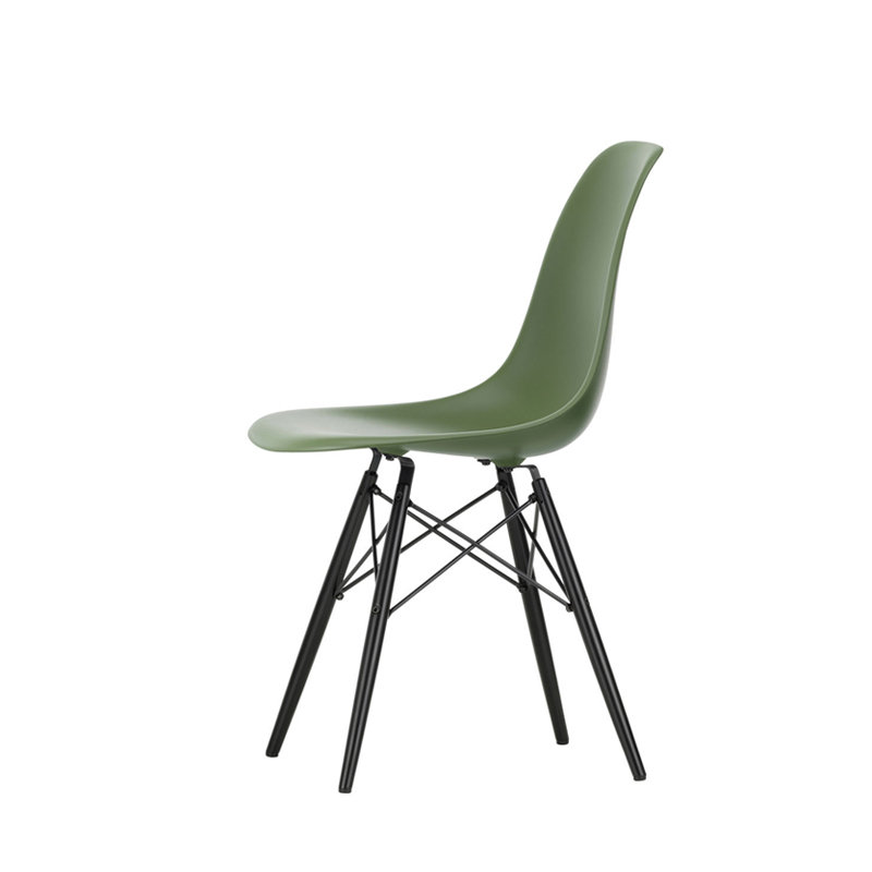 Chaise EAMES PLASTIC CHAIR DSW érable noir Forêt RE VITRA