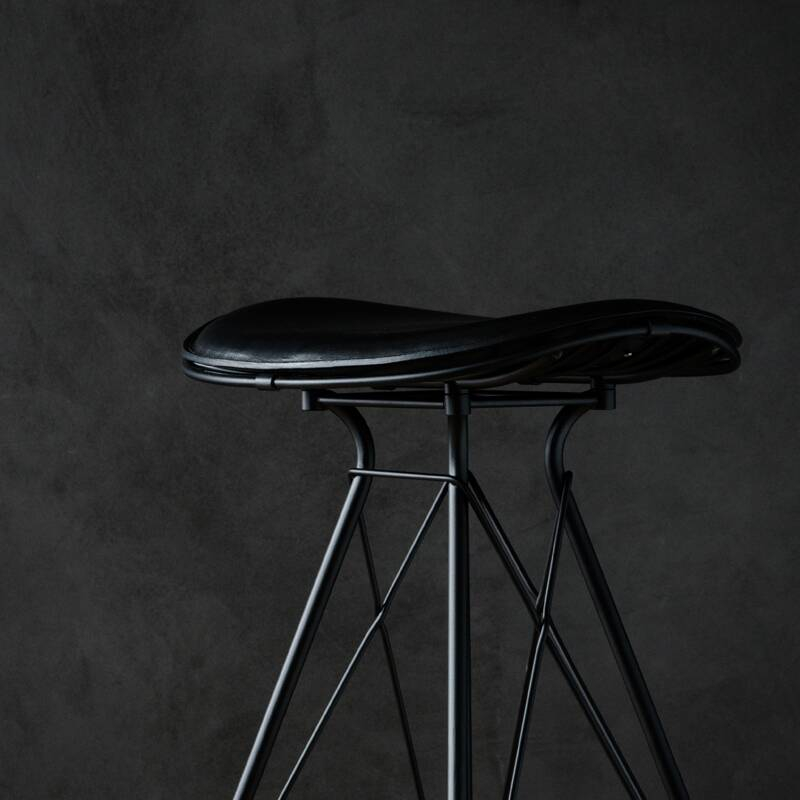 Tabouret haut WIRE BARSTOOL HIGH Noir/ Cuir Elegance noir OVERGAARD & DYRMAN