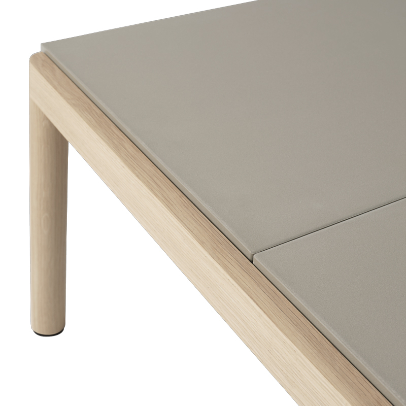 Table basse COUPLE 80x84 Taupe / Chêne huilé foncé MUUTO