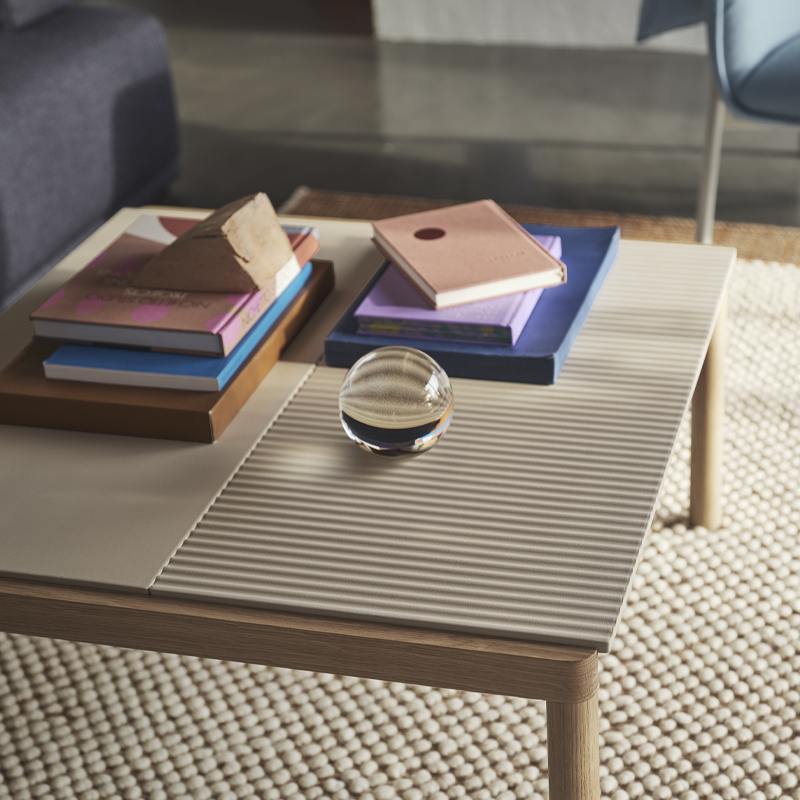 Table basse COUPLE 80x84 Taupe / Chêne MUUTO