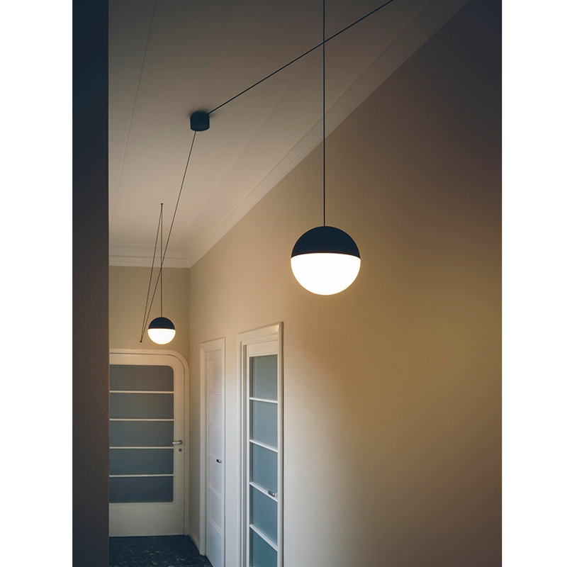 Suspension STRING LIGHT SPHERE Noir FLOS