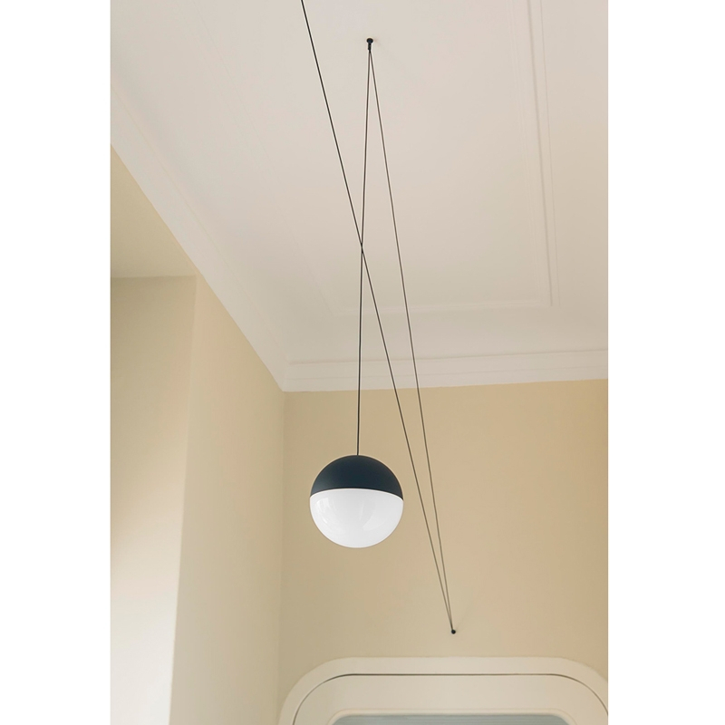 Suspension STRING LIGHT SPHERE Noir FLOS