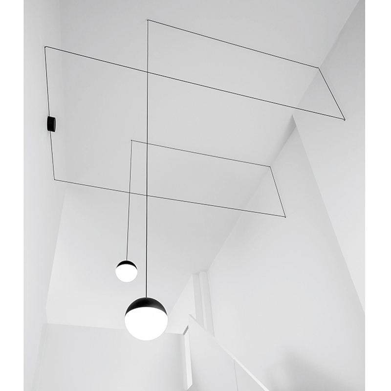 Suspension STRING LIGHT SPHERE Noir FLOS