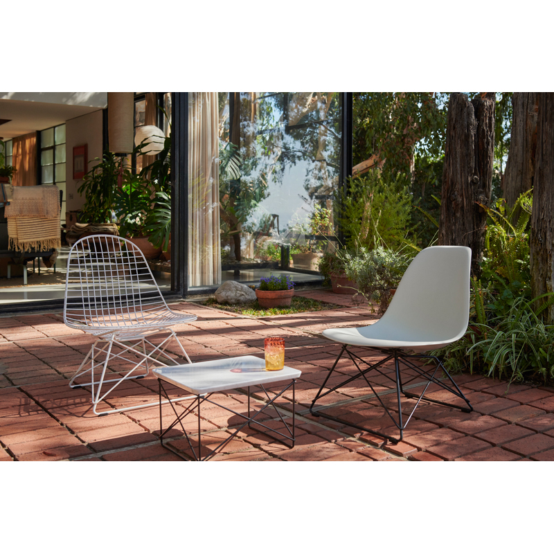 Fauteuil EAMES PLASTIC CHAIR LSR Gris galet RE/ noir finition époxy VITRA
