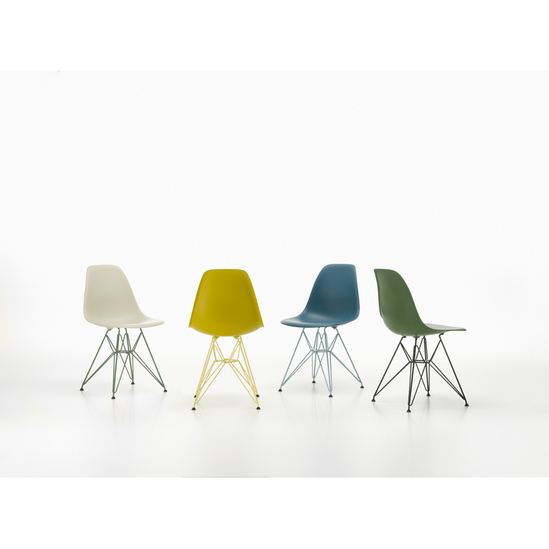 Chaise EAMES PLASTIC CHAIR DSR COLOURS Bleu de mer RE/ bleu ciel VITRA
