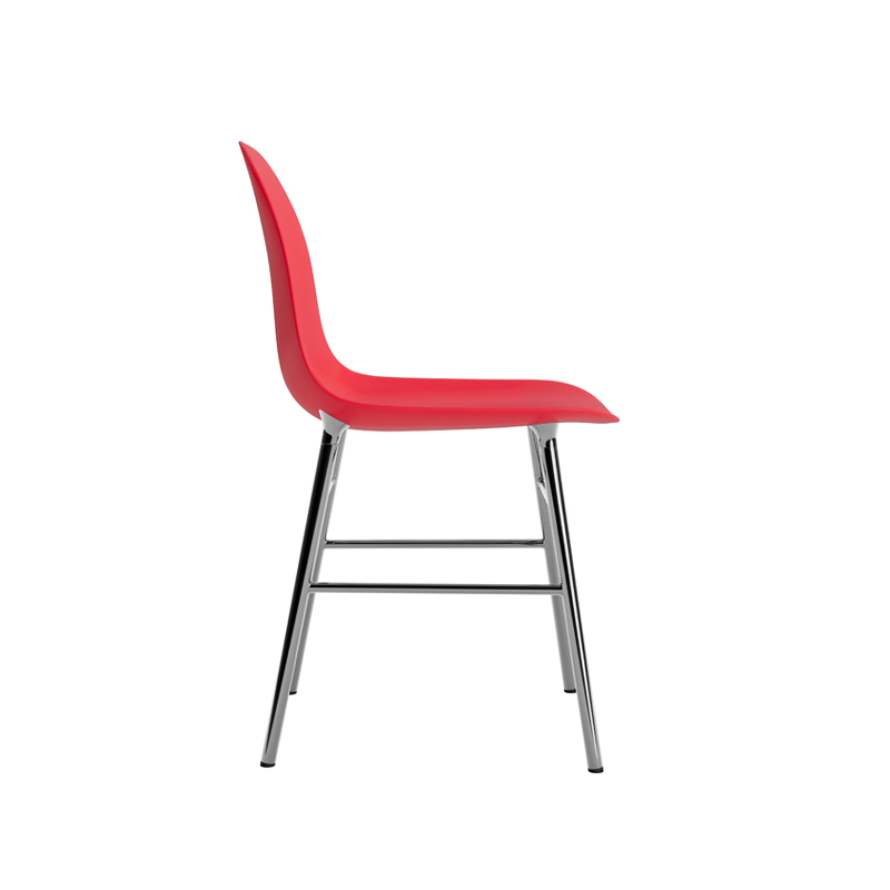 Chaise FORM CHAIR piètement chrome Rouge vif  Normann Copenhagen