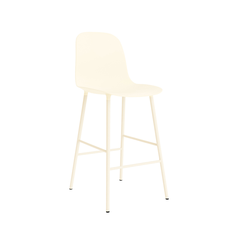 Tabouret haut FORM BAR CHAIR Crème Normann Copenhagen