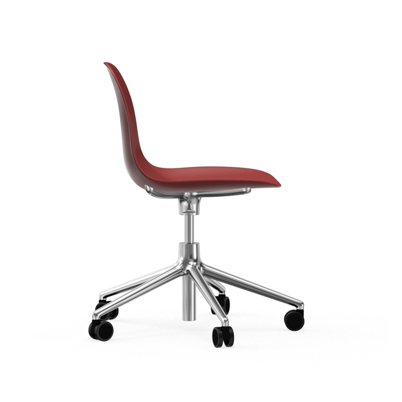 Chaise FORM CHAIR piètement à roulettes Rouge Normann Copenhagen