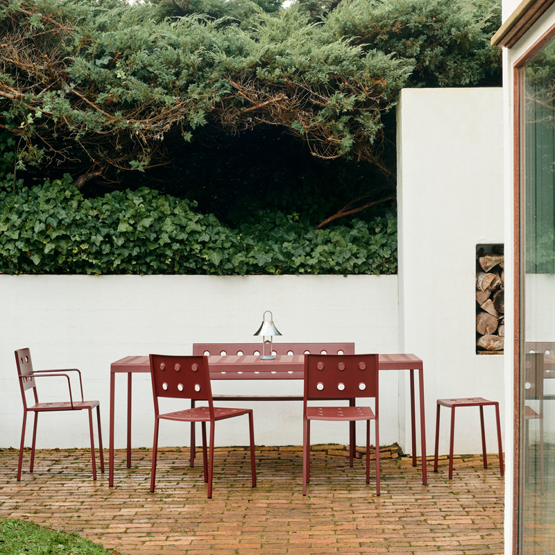 Chaise extérieur Chaise BALCONY DINING avec accoudoirs Rouge fer HAY