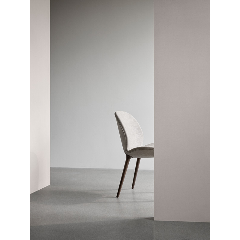 Chaise LODGE Ruskin 04 / chêne foncé VIPP