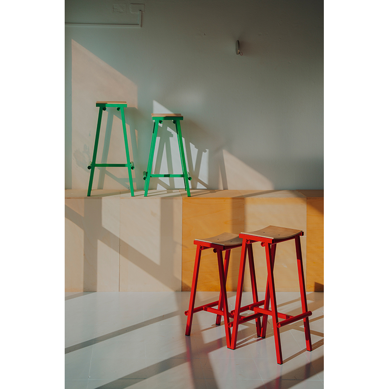 Tabouret haut TABURETE 8 H 66 Rouge vif  HAY