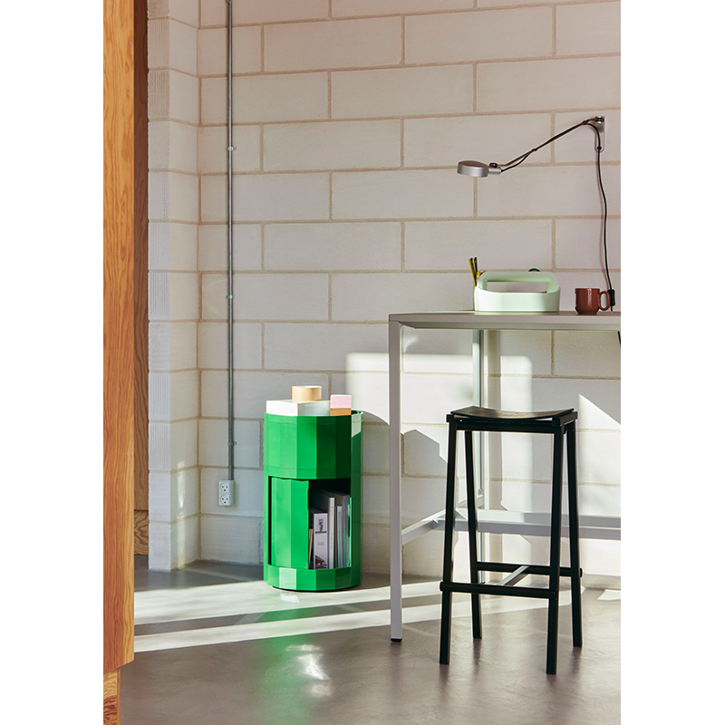 Meuble de rangement FACET CABINET HIGH Coquille d'oeuf HAY