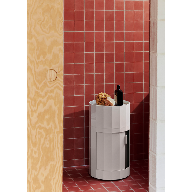 Meuble de rangement FACET CABINET HIGH Coquille d'oeuf HAY