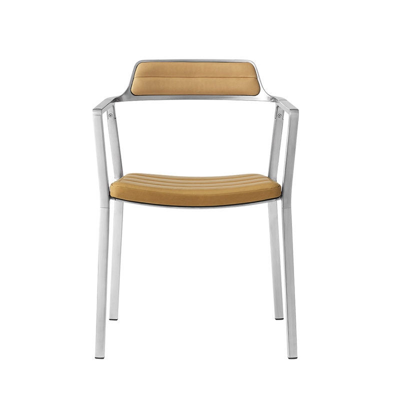Chaise VIPP451 Cuir sable/ aluminium poli VIPP