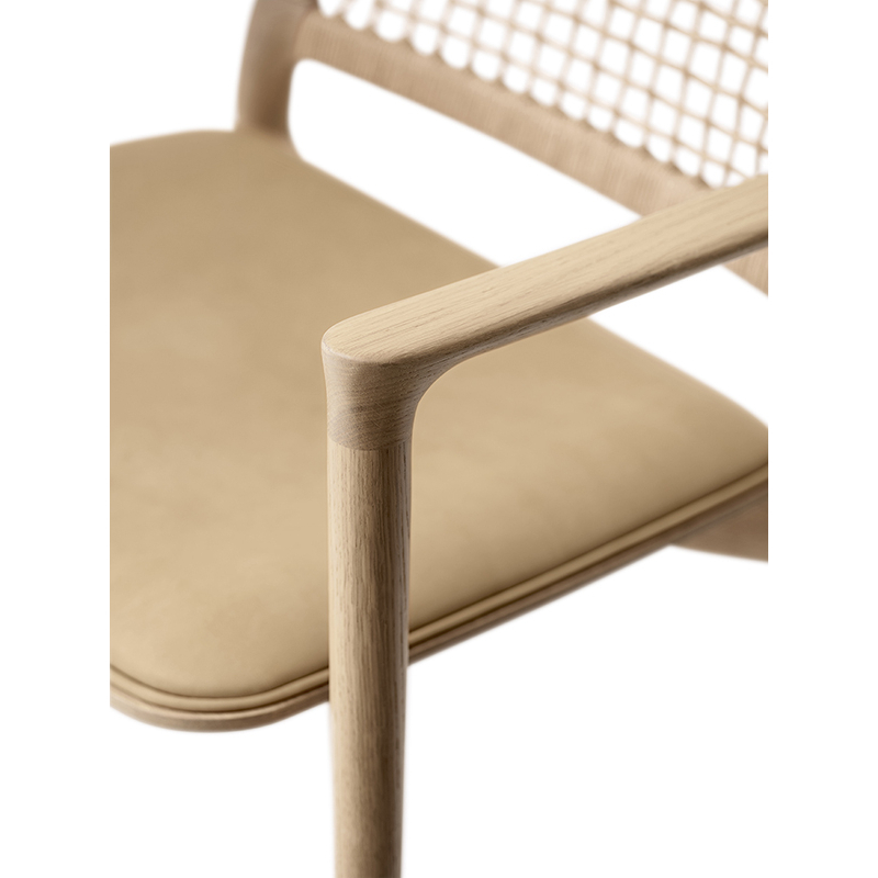 Fauteuil CABIN Cuir sable/ chêne clair VIPP