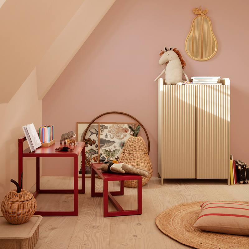 Siège enfant Banc enfant LITTLE ARCHITECT Rouge coquelicot FERM LIVING