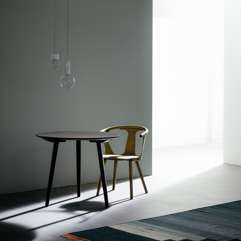 Table IN BETWEEN SK3 Noir AND TRADITION