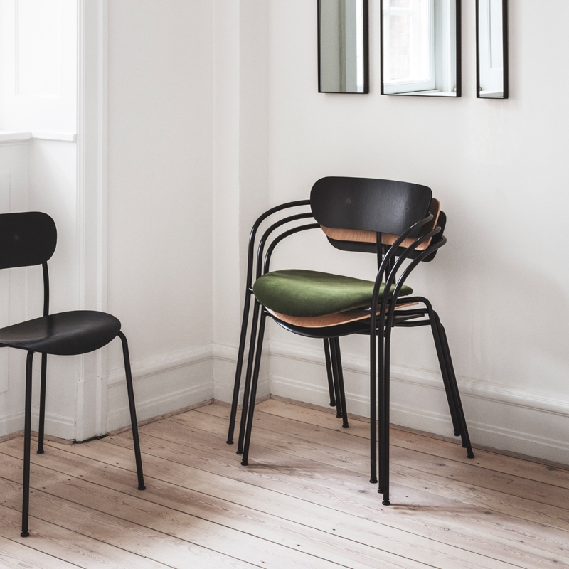 Chaise PAVILION AV2 Noir AND TRADITION