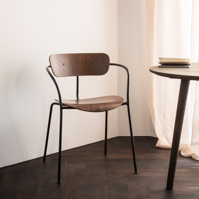 Chaise PAVILION AV2 Noir AND TRADITION