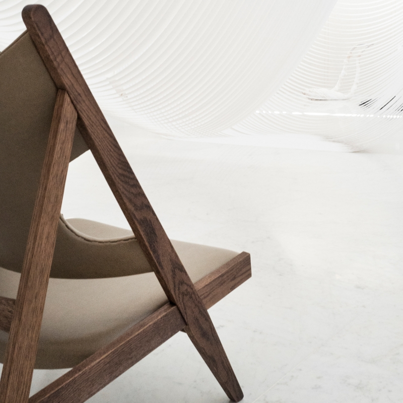 Fauteuil KNITTING CHAIR Cuir Dakar 0311/ chêne foncé AUDO COPENHAGEN