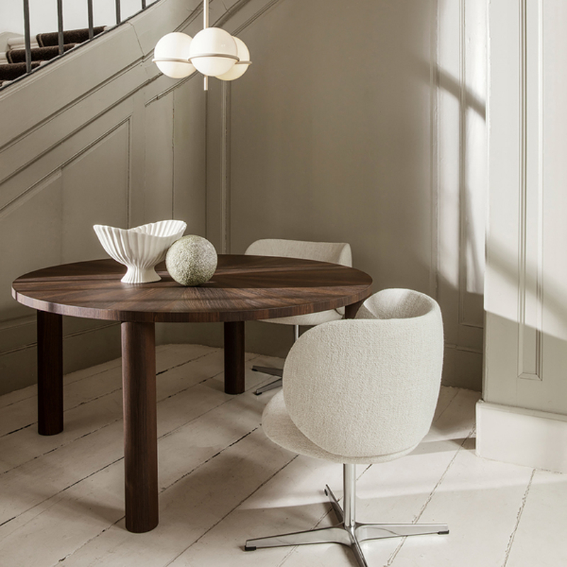 Chaise RICO Pivotant Bouclé Blanc cassé FERM LIVING