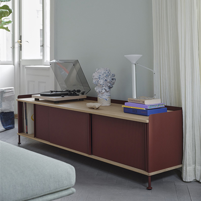 Meuble de rangement ENFOLD Buffet L 186 Chêne/ rouge foncé MUUTO