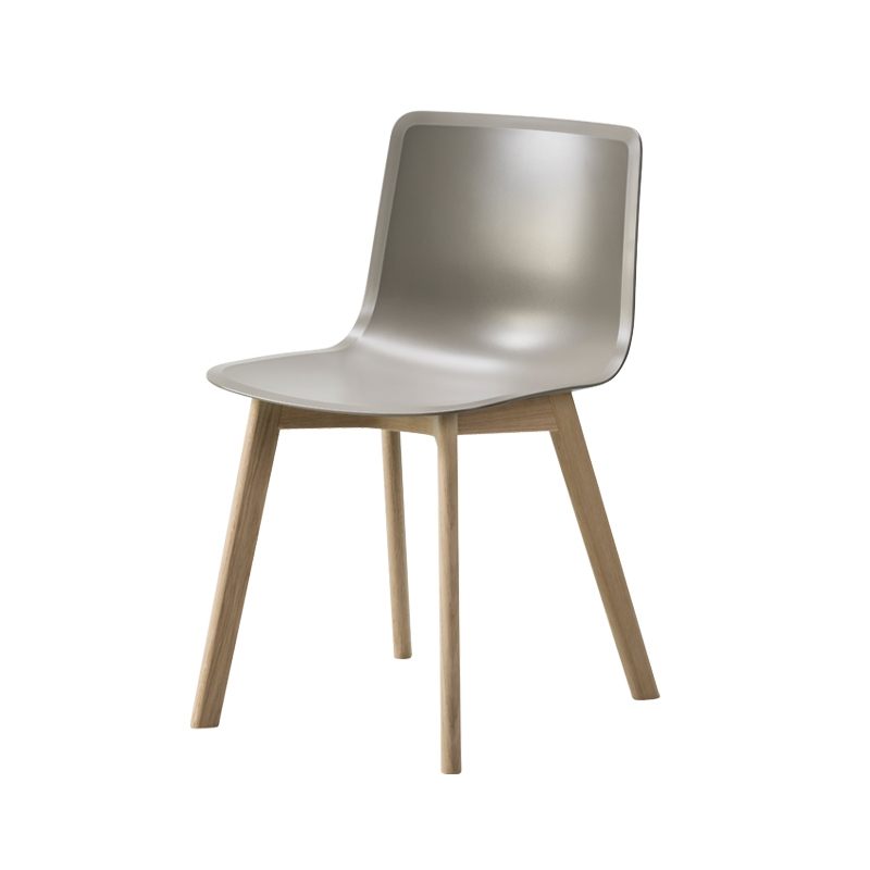 Chaise PATO pieds bois Gris quartz FREDERICIA