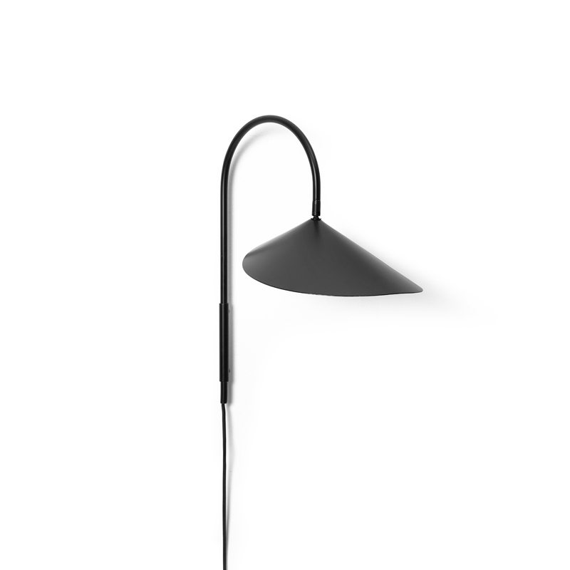 Applique ARUM Low Noir FERM LIVING