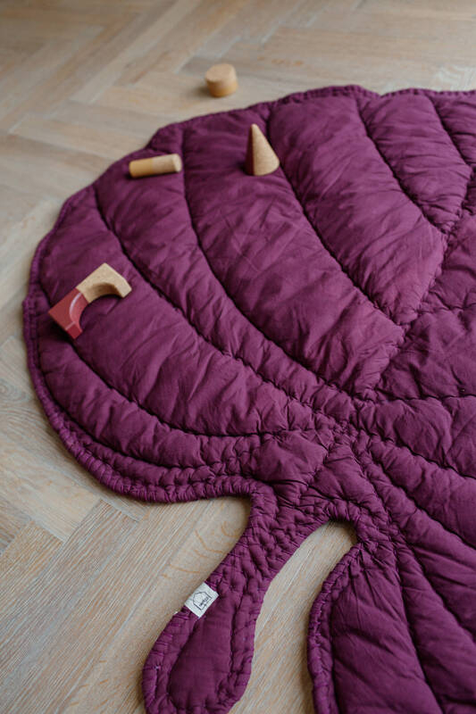 Textile enfant Tapis de jeu LEAF BLANKET Bordeaux NOFRED