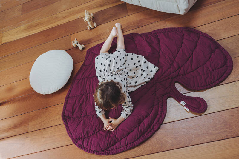 Textile enfant Tapis de jeu LEAF BLANKET Bordeaux NOFRED