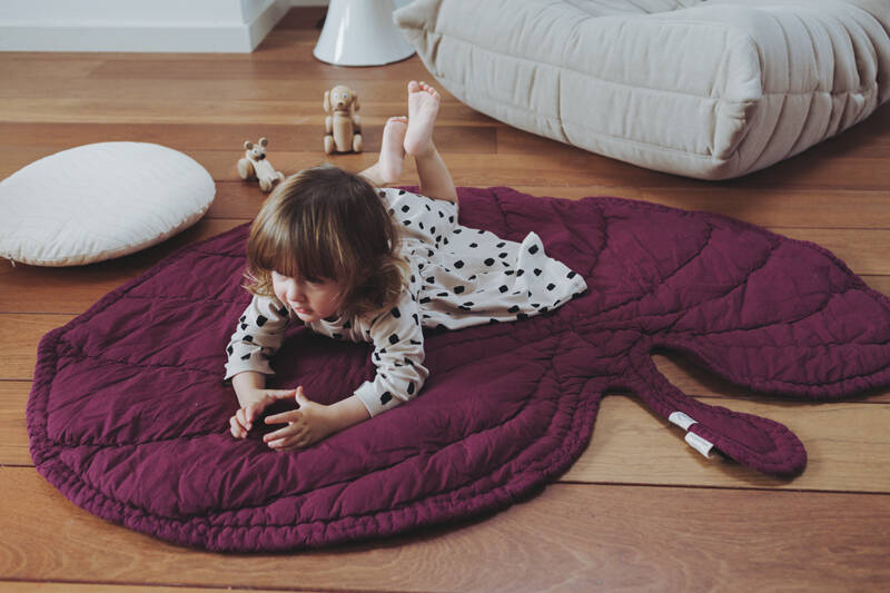Textile enfant Tapis de jeu LEAF BLANKET Bordeaux NOFRED