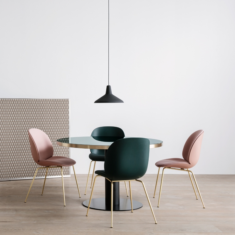 Chaise BEETLE Noir GUBI
