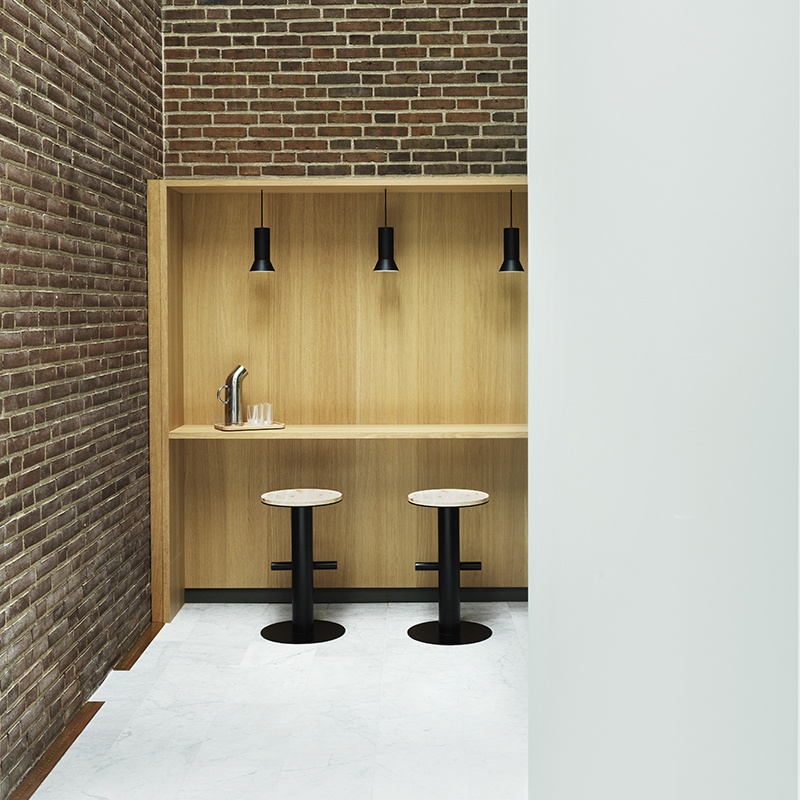 Tabouret haut POLE H 75 Noir Normann Copenhagen