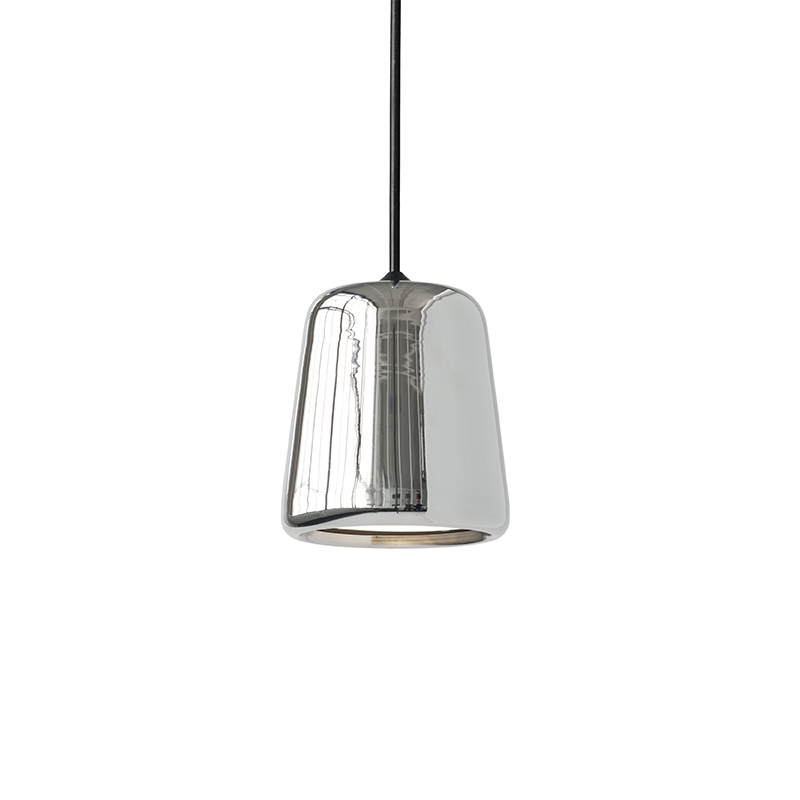 MATERIAL Acier inoxydable / Cordon noir